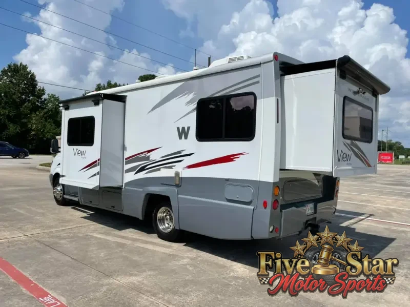 2014 Winnebago View 24g photo 24