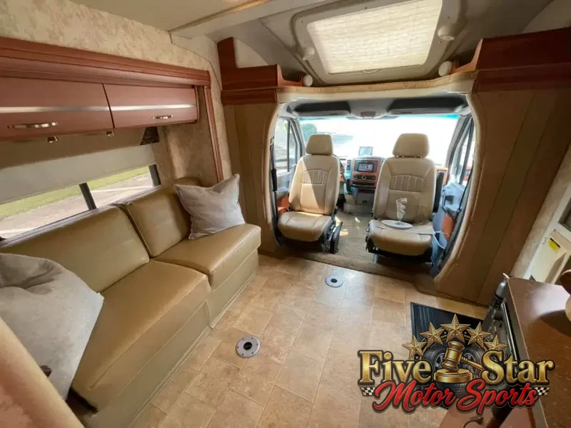 2014 Winnebago View 24g photo 3