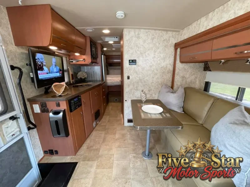 2014 Winnebago View 24g photo 14