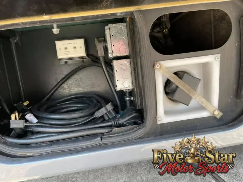 2014 Winnebago View 24g photo 16