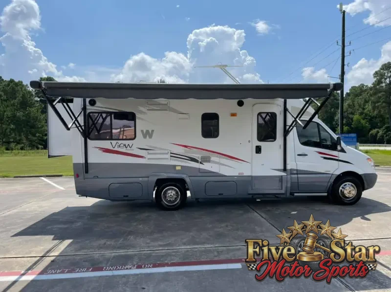 2014 Winnebago View 24g photo 21