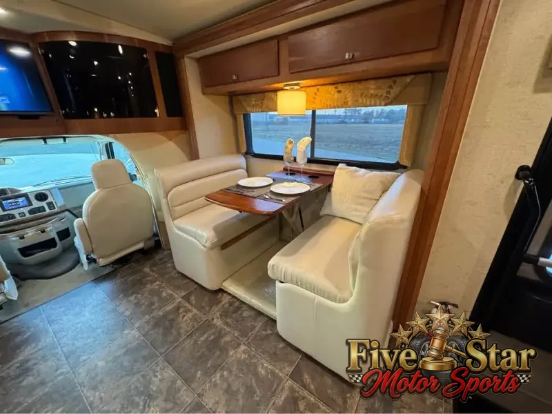 2013 Itasca Cambria 30 photo 5