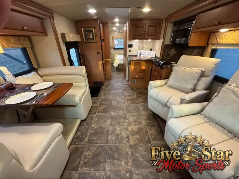 2013 Itasca Cambria 30 photo 15