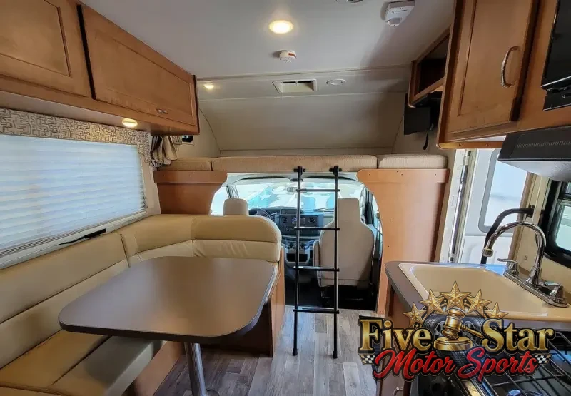 2017 Winnebago Minnie Winnie 22R photo 23