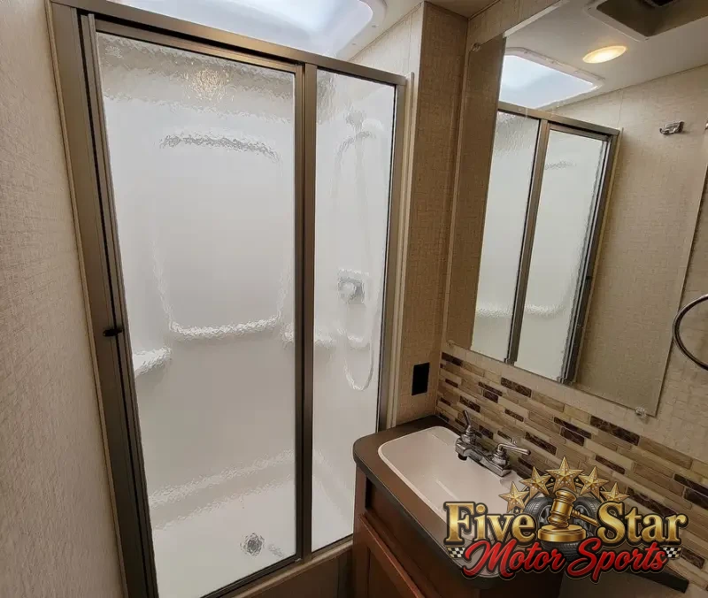 2017 Winnebago Minnie Winnie 22R photo 14
