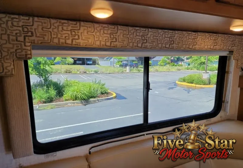 2017 Winnebago Minnie Winnie 22R photo 12