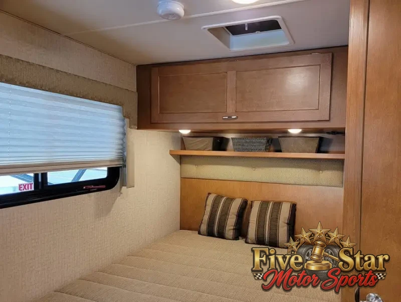 2017 Winnebago Minnie Winnie 22R photo 21