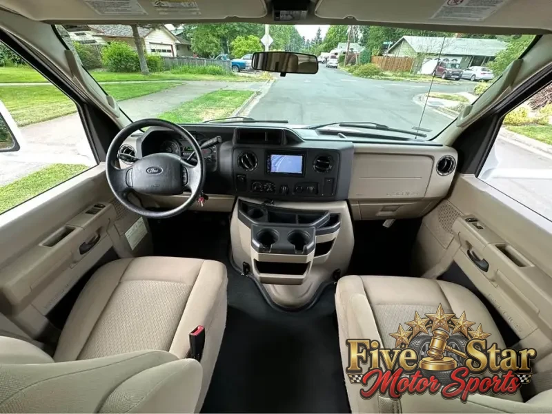 2017 Winnebago Minnie Winnie 22R photo 10