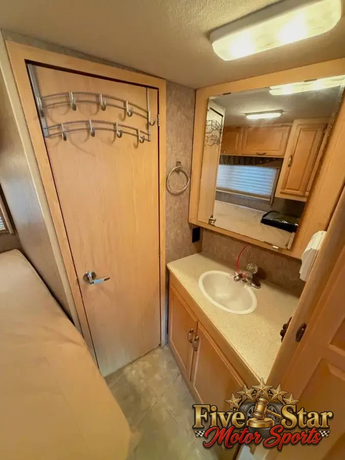 2007 Winnebago Aspect 26A photo 8
