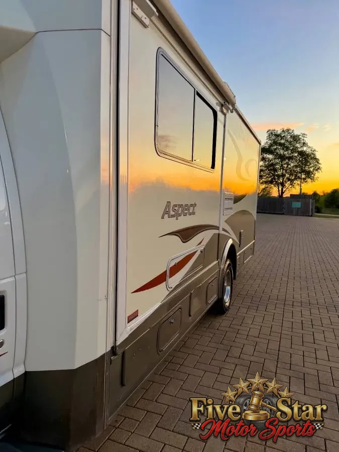 2007 Winnebago Aspect 26A photo 17