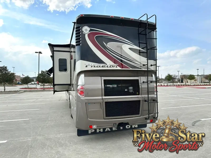 2015 Tiffin Phaeton 40QBH photo 38