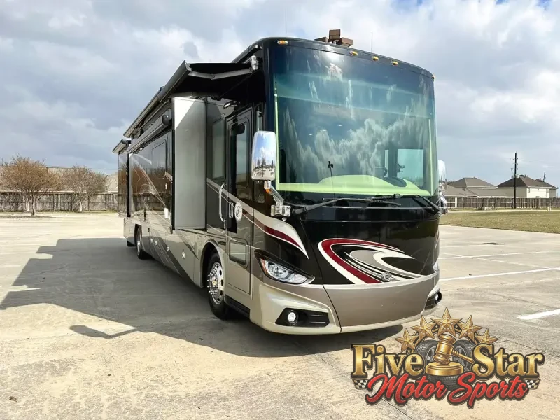2015 Tiffin Phaeton 40QBH photo 34