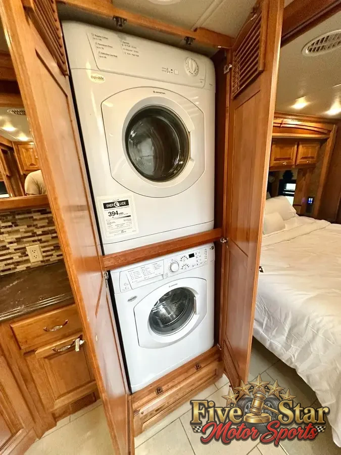 2015 Tiffin Phaeton 40QBH photo 7