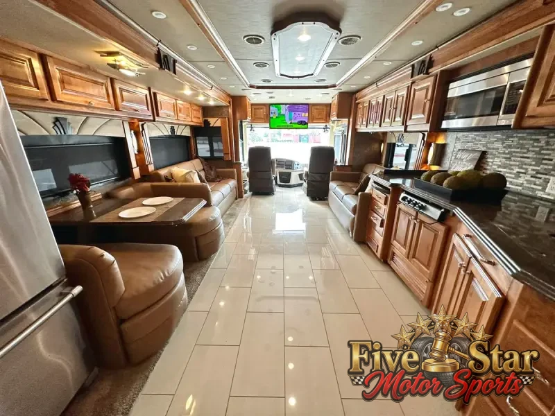 2015 Tiffin Phaeton 40QBH photo 41