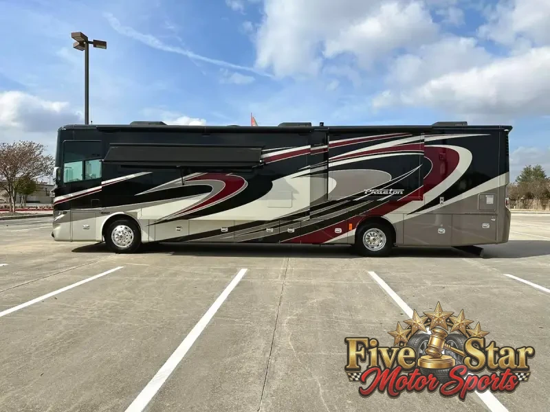 2015 Tiffin Phaeton 40QBH photo 31