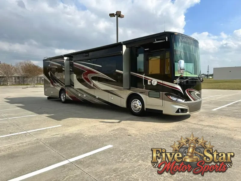 2015 Tiffin Phaeton 40QBH photo 35