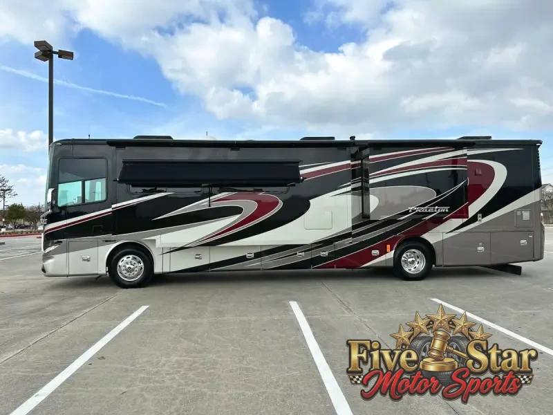 2015 Tiffin Phaeton 40QBH photo 40