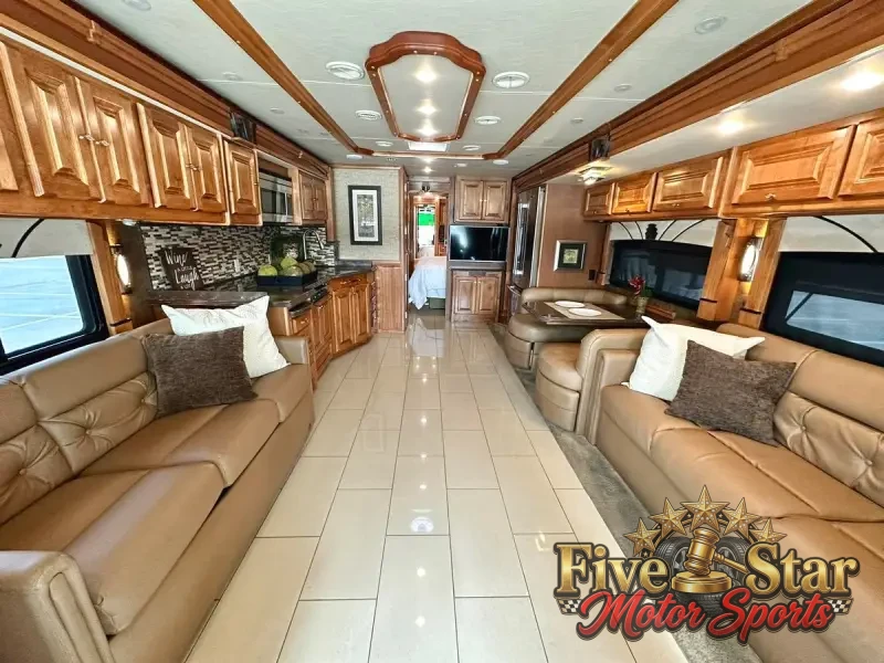 2015 Tiffin Phaeton 40QBH photo 5