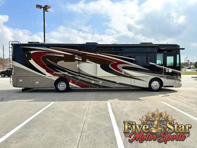 2015 Tiffin Phaeton 40QBH photo 27