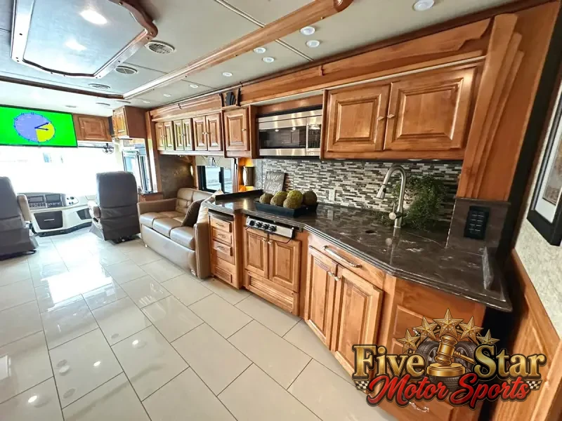 2015 Tiffin Phaeton 40QBH photo 19