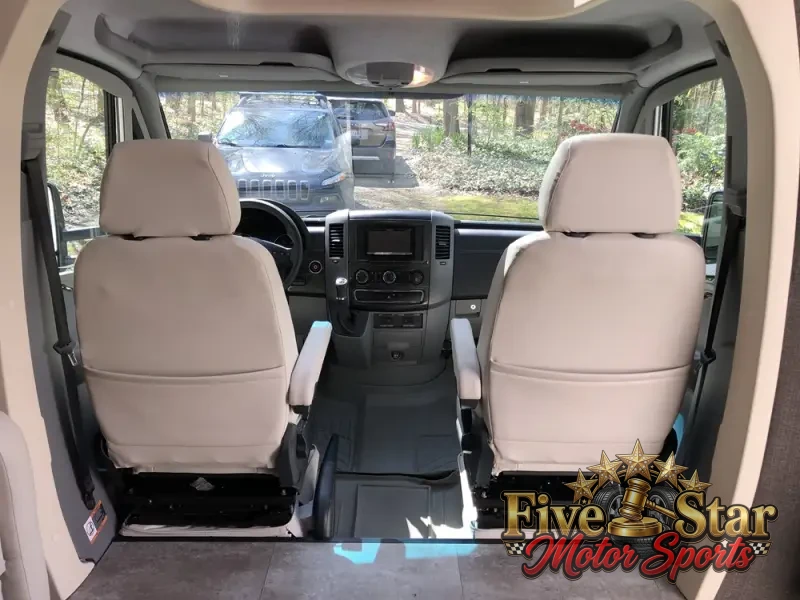 2015 Winnebago View Profile 24V photo 21