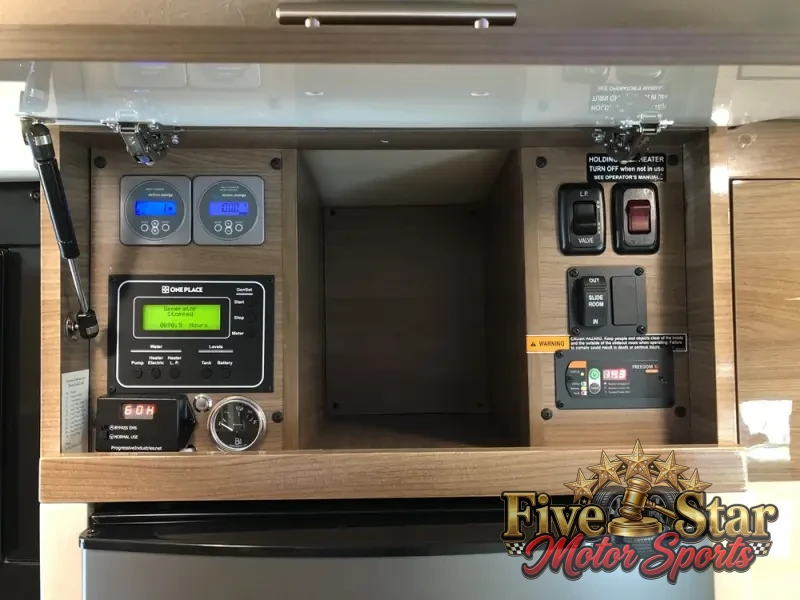 2015 Winnebago View Profile 24V photo 14