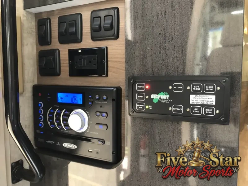 2015 Winnebago View Profile 24V photo 16