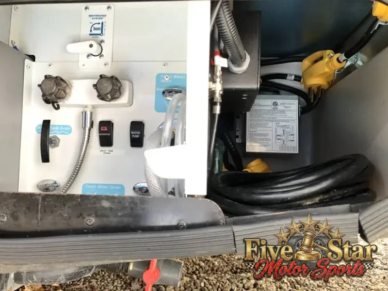 2015 Winnebago View Profile 24V photo 2