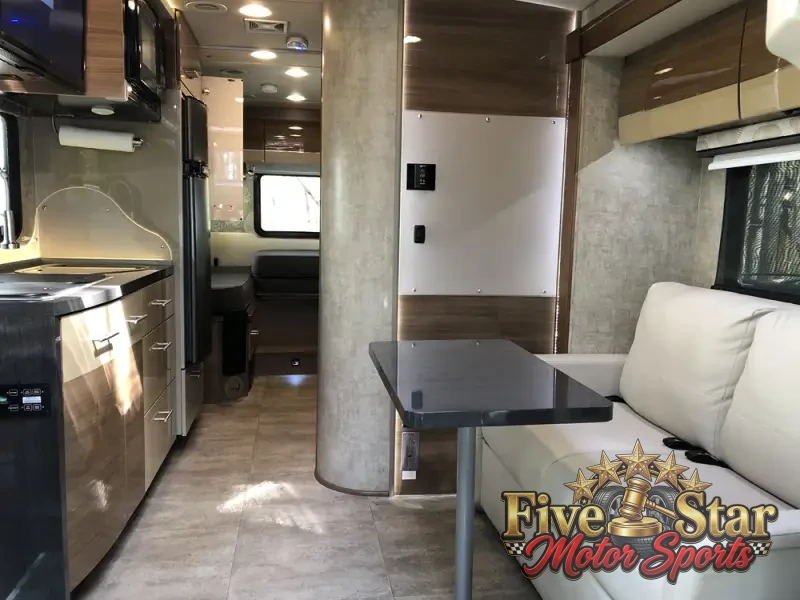 2015 Winnebago View Profile 24V photo 23