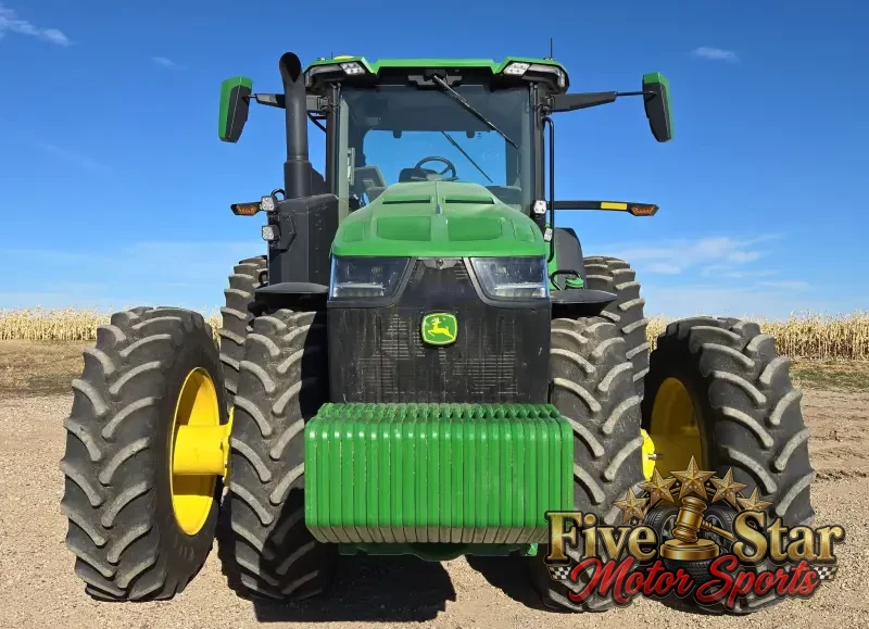 2020 John Deere 8R 310 photo 2