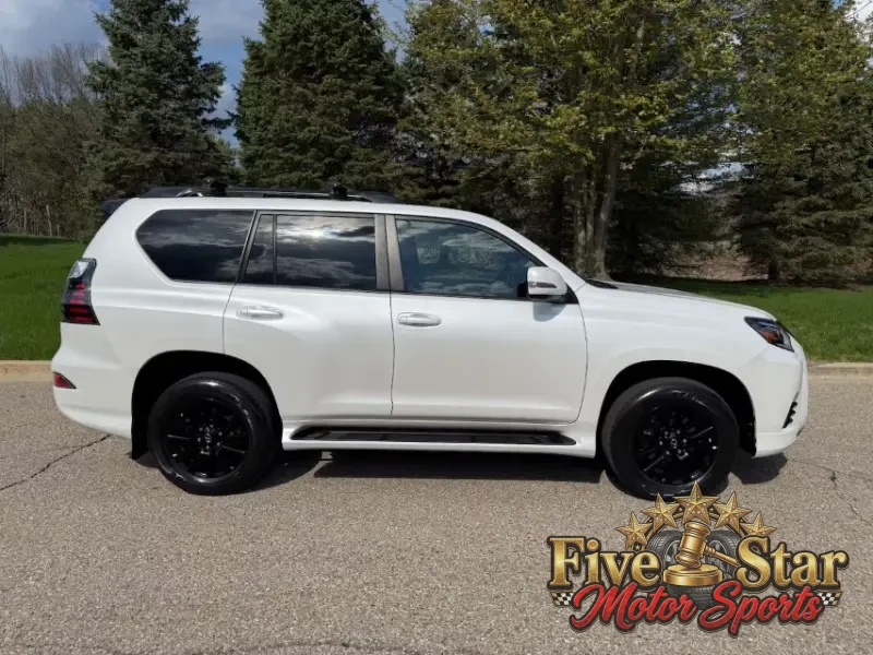 2023 Lexus GX 460 Sport photo 3