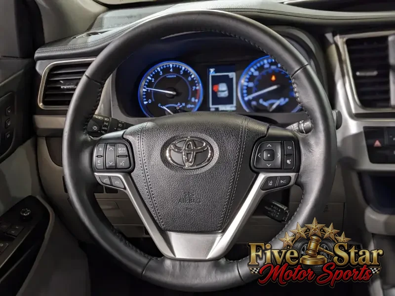 2018 Toyota Highlander Limited photo 13