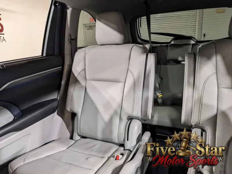 2018 Toyota Highlander Limited photo 25