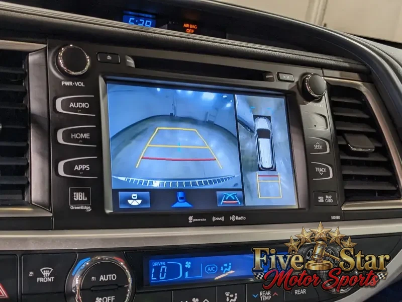 2018 Toyota Highlander Limited photo 10
