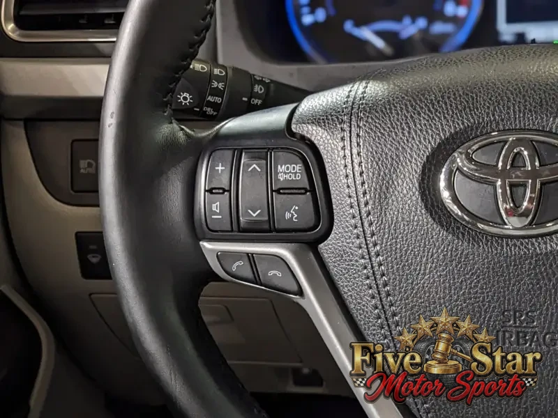 2018 Toyota Highlander Limited photo 12