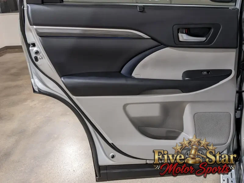 2018 Toyota Highlander Limited photo 6