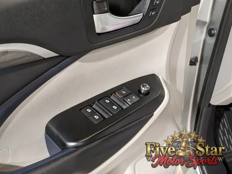 2018 Toyota Highlander Limited photo 18