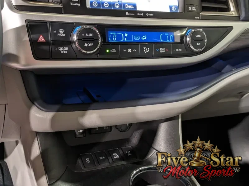 2018 Toyota Highlander Limited photo 9