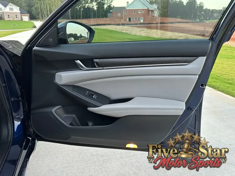 2020 Honda Accord Sport photo 8