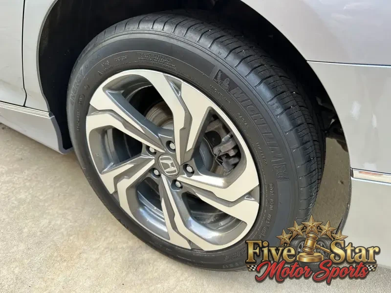 2018 Honda Accord EX-L photo 6