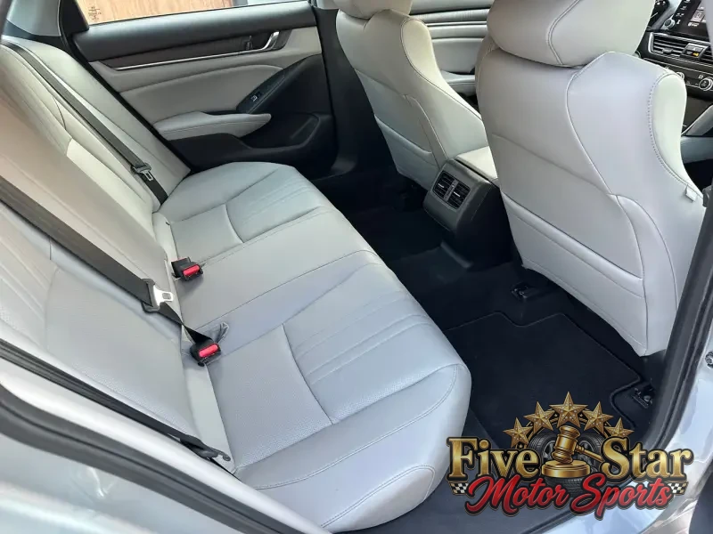 2018 Honda Accord EX-L photo 17